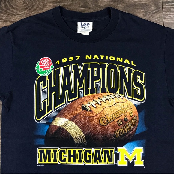 Lee Sport College Football Mens 1997 Vintage National Champions Michigan T-Shirt - Picture 2 of 8